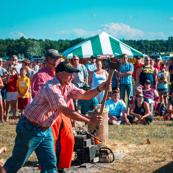 axe throwing competition